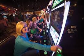 holiganbet sports betting page showing basketball and football odds